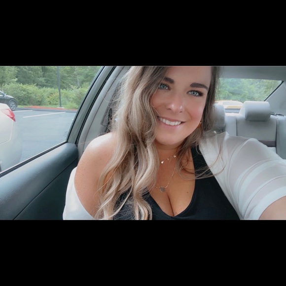 Meet your Posher, Jessica - Picture 1 of 1